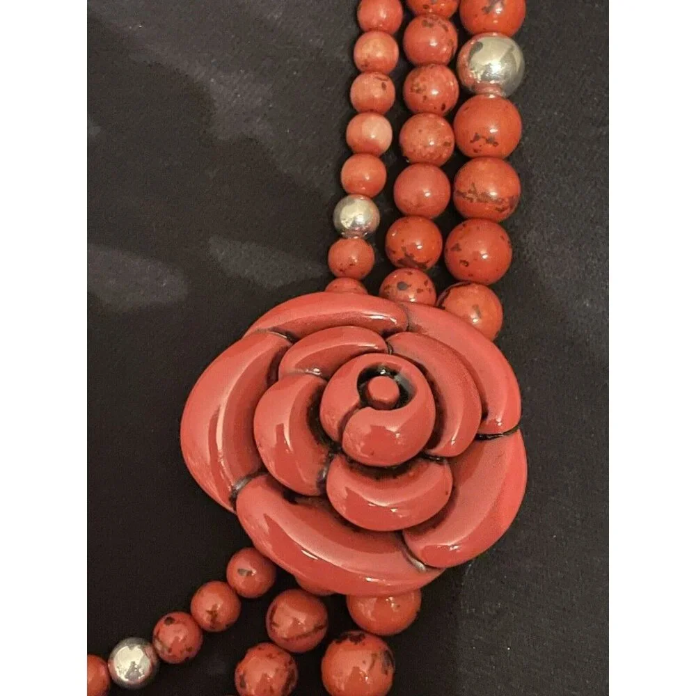 NECKLACE RED CORAL LOOK TRIPLE STRAND‎ FLOWER FUN FASHION COLLECTIBLE PLASTIC